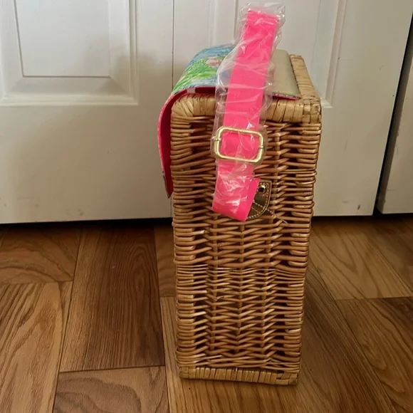 NEW Lilly Pulitzer Wicker Wine Basket - Picture 5 of 12